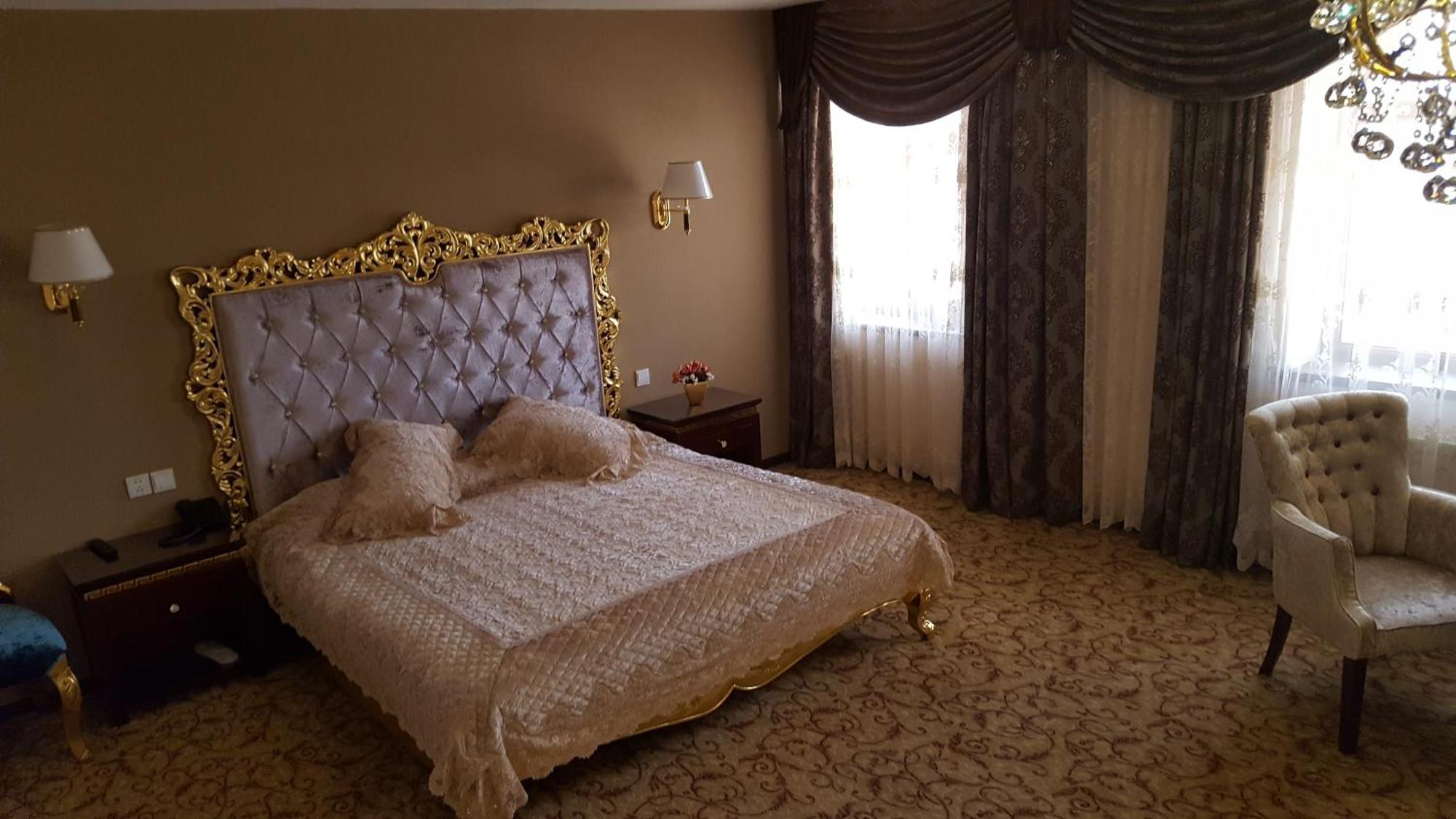 Emirhan Hotel Samarkand Exteriör bild