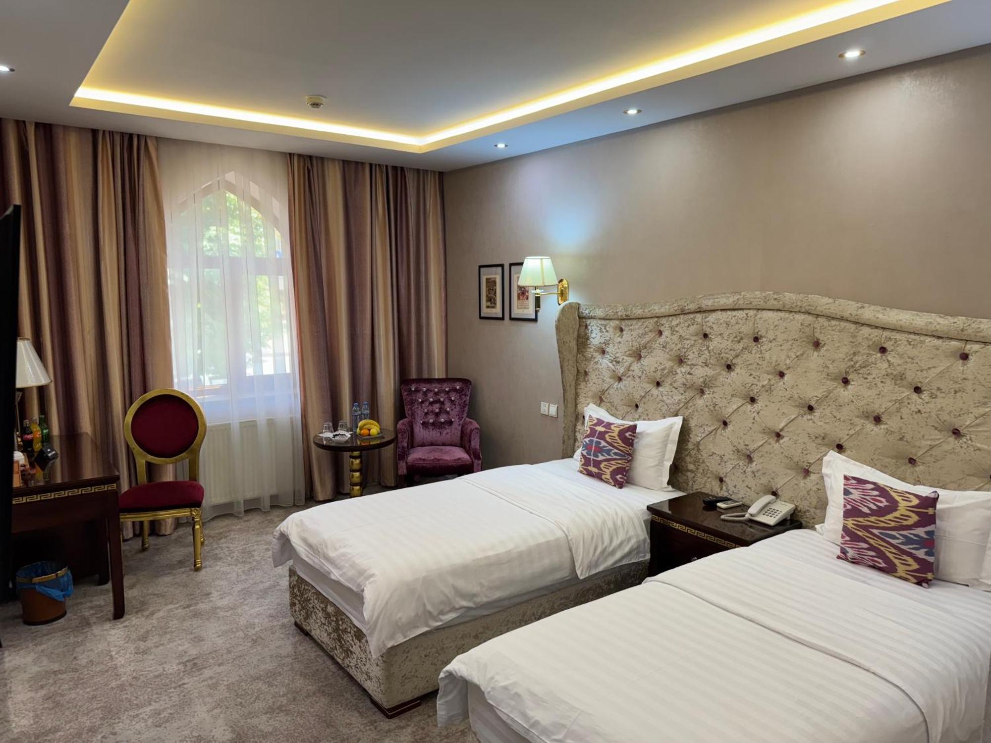 Emirhan Hotel Samarkand Exteriör bild