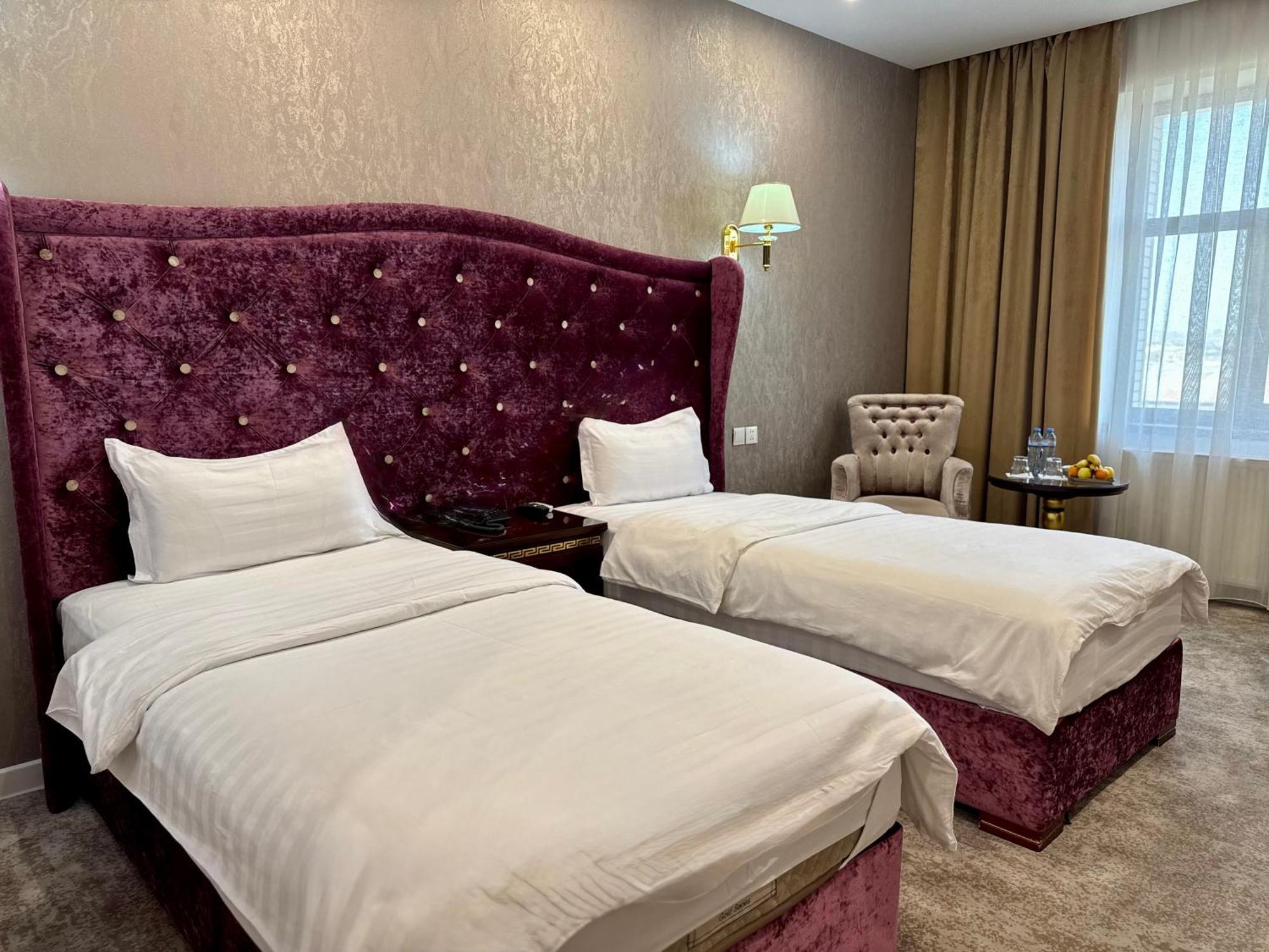 Emirhan Hotel Samarkand Exteriör bild