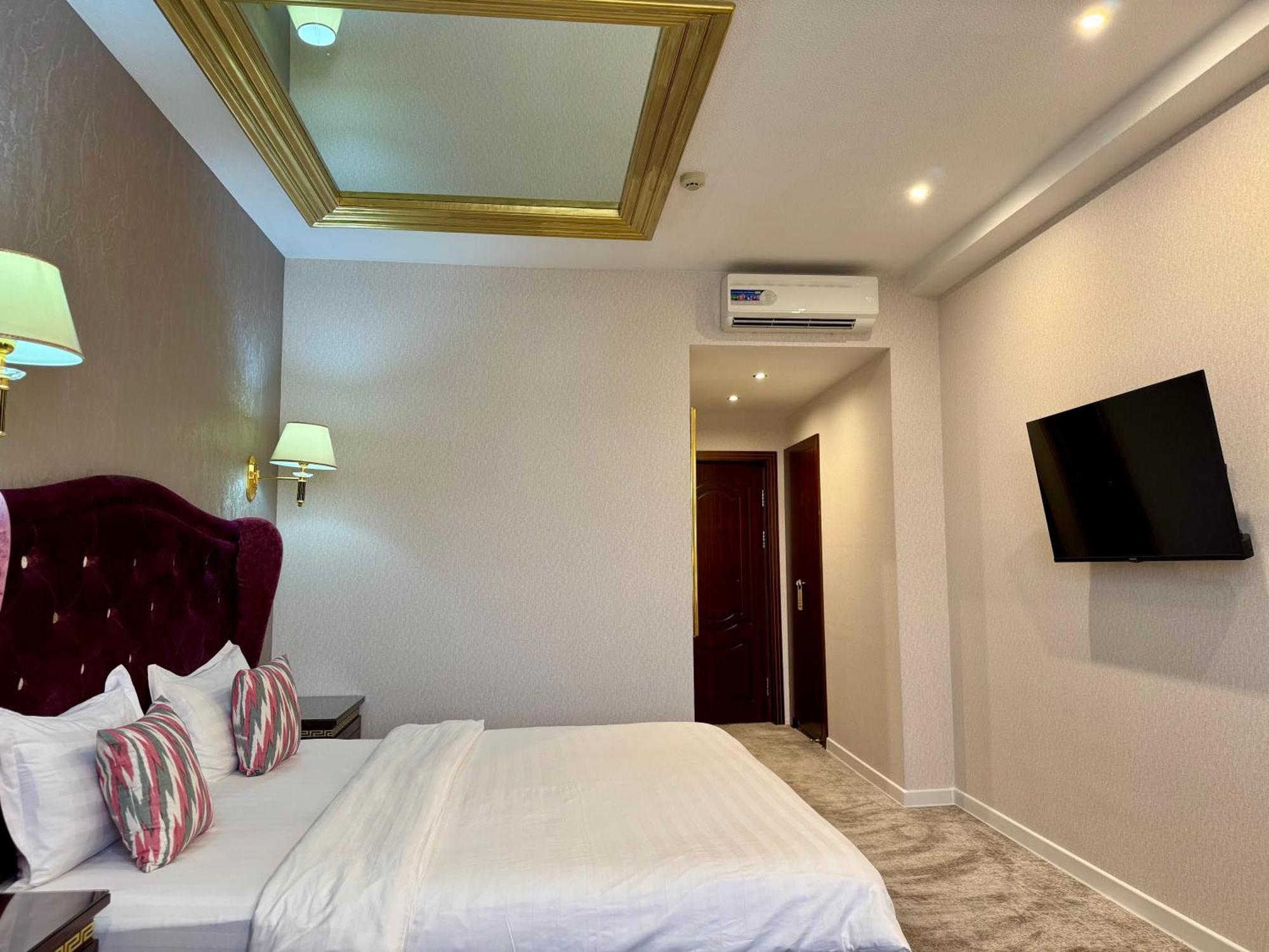 Emirhan Hotel Samarkand Exteriör bild