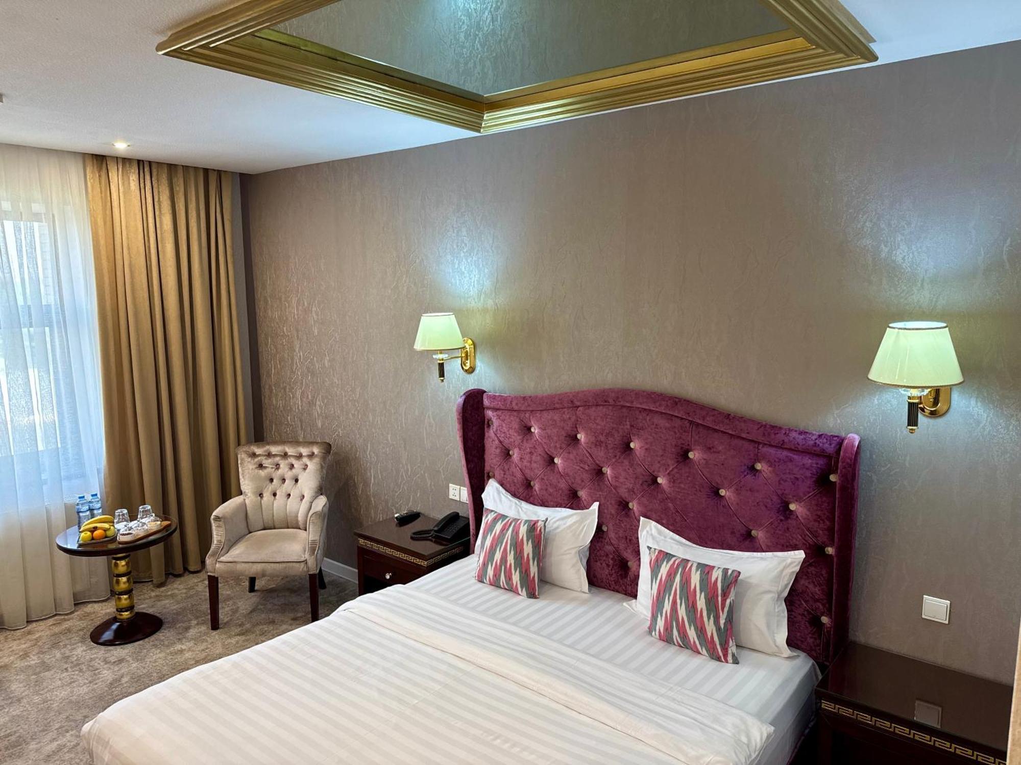 Emirhan Hotel Samarkand Exteriör bild