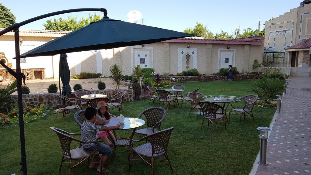 Emirhan Hotel Samarkand Exteriör bild